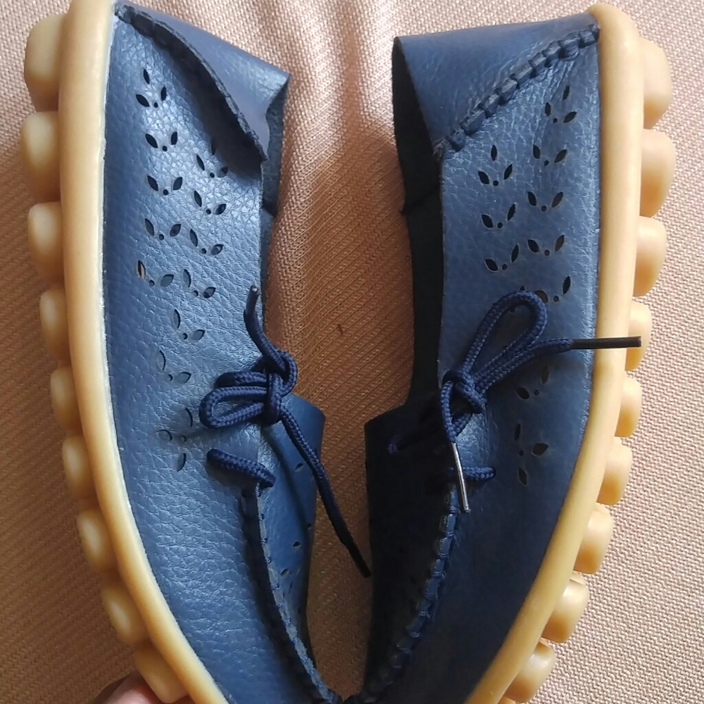 Shoes - Picture 6 of 7